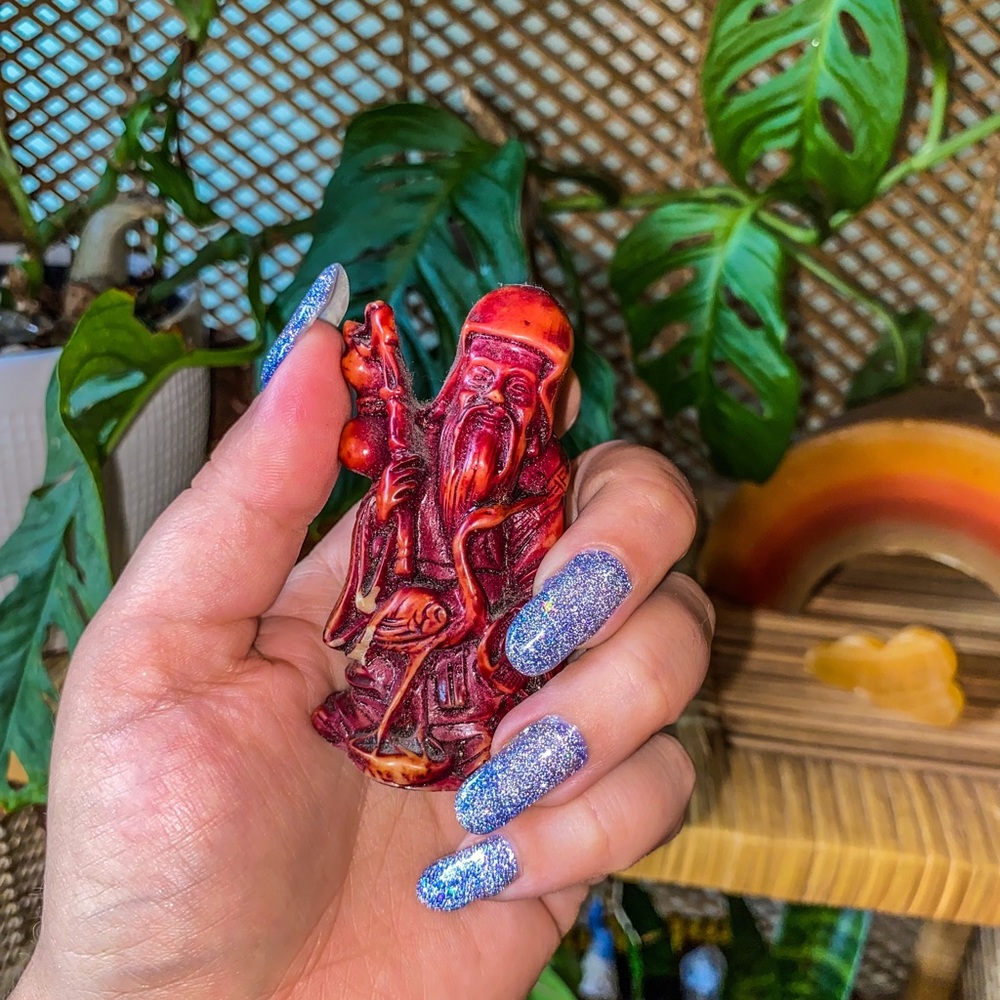 🧘♀️ Small Vintage Cherry-Resin Confucius Figurine 🐉